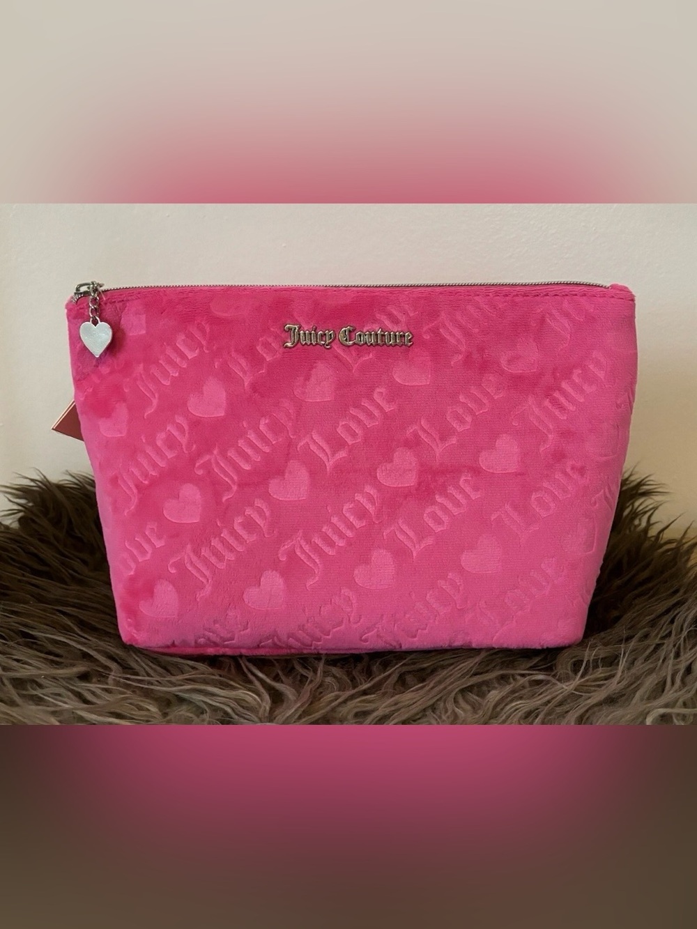 JUICY COUTURE Makeup Bag - Velour Travel Cosmetic Bag - Raspberry Pink NWT